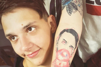 Фанатка Тимы Белорусских набила тату с его портретом