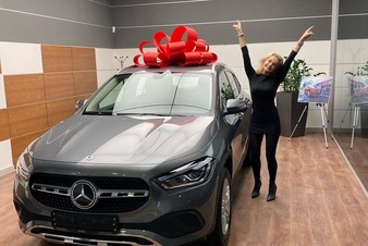 Певица Слава подарила дочери новенький Mercedes-Benz