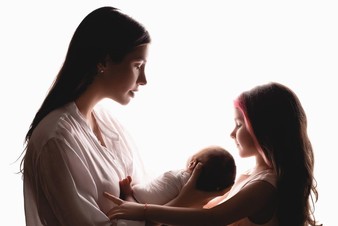 «Словно ангелы»: Кети Топурия умилила снимком с дочкой и новорожденным сыном