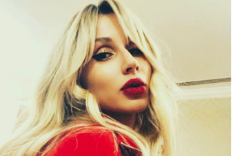 Свадебному платью LOBODA предпочтёт джинсы