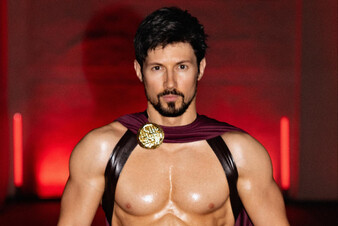 «Тот самый последний блин на дне тарелки»: новое фото Павла Дурова с Хеллоуина затроллили в сети