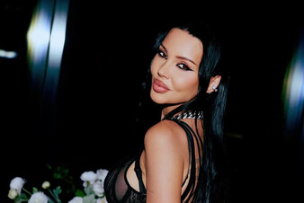 Танцы на столе и трехъярусный торт! Оксана Самойлова отметила 38-летие!